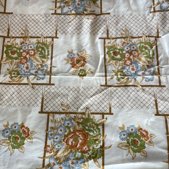 Vintage 70’s floral queen flat sheet and two pillowcases - Picture 1 of 5